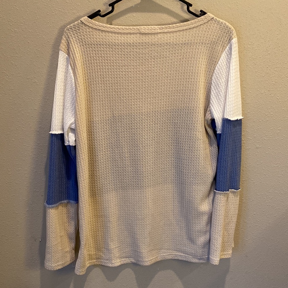 Colorblock Thermal Top - Picture 3 of 3